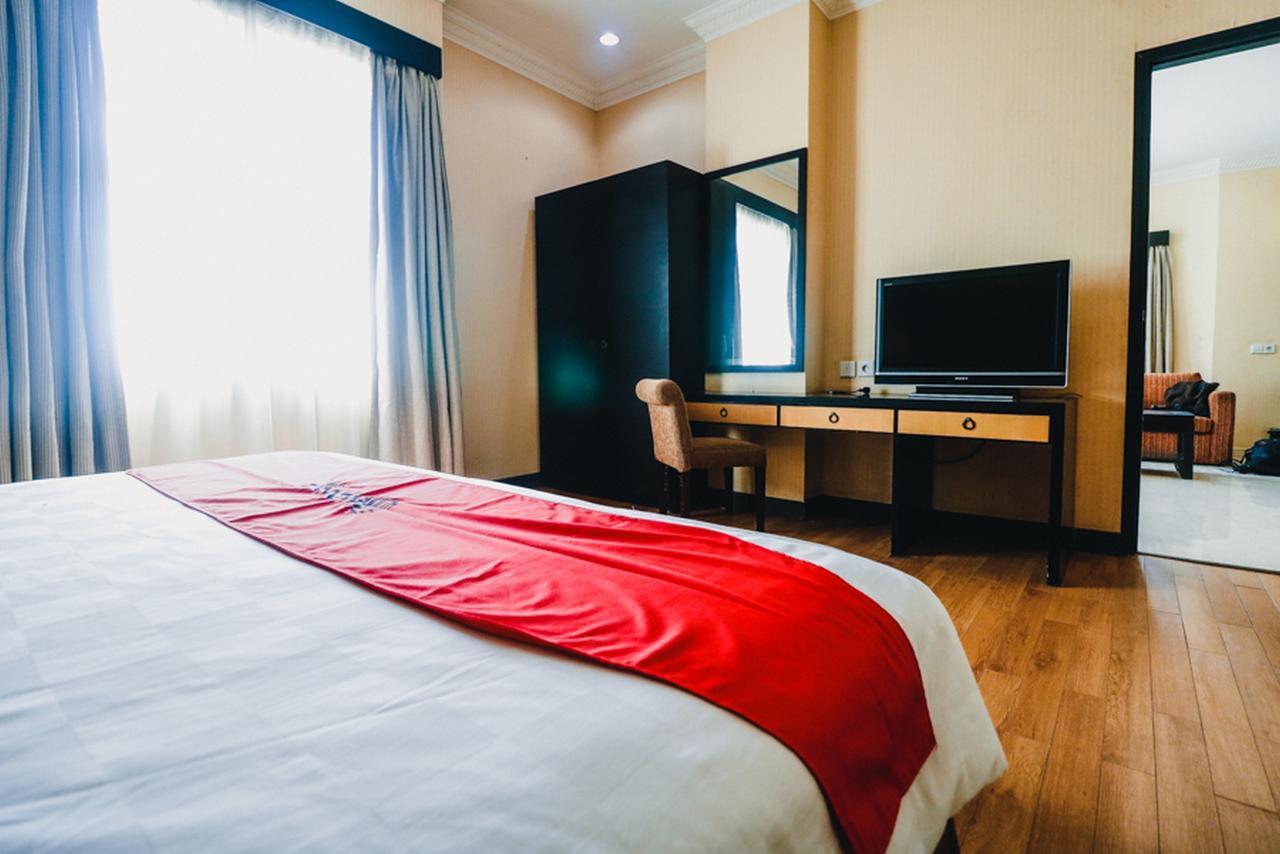 Hotel Reddoorz Premium @Jalan Jendral Sudirman Palembang Exterior foto