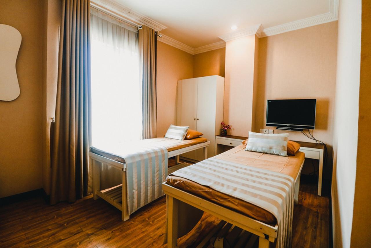 Hotel Reddoorz Premium @Jalan Jendral Sudirman Palembang Exterior foto
